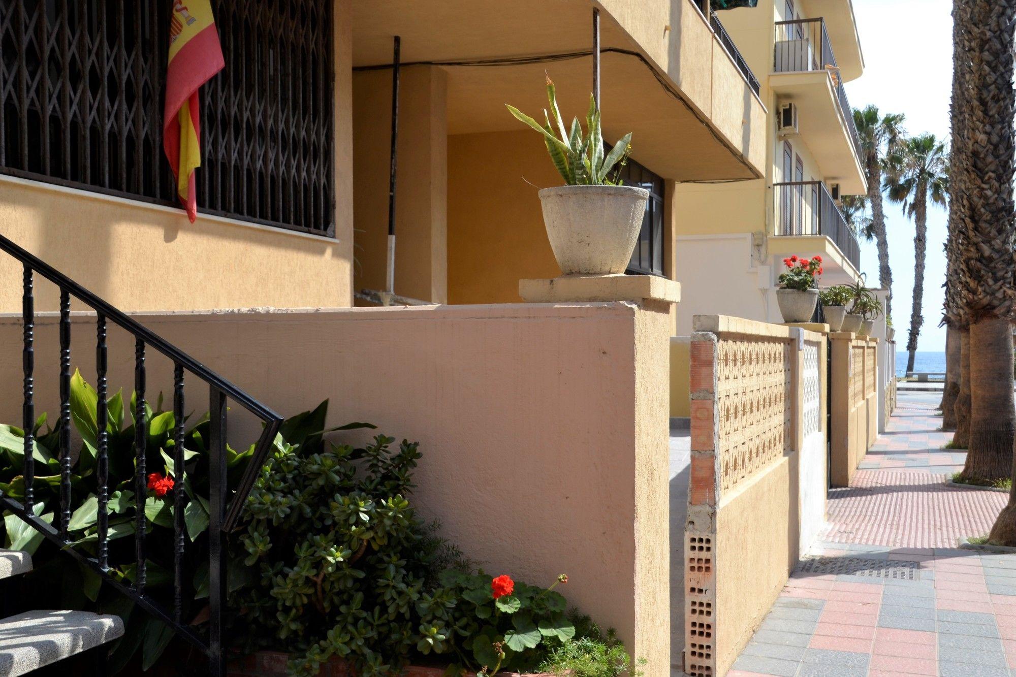 Hostal Tropical Almuñécar Exterior foto